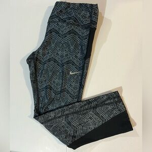 Woman’s Nike capri leggings